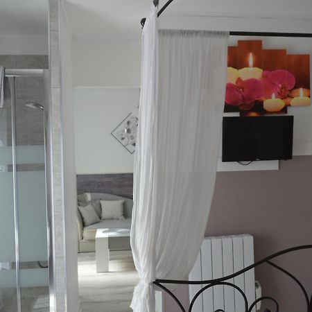 Monteaux Au Coeur Du Bien Etre, Chambre D'Hotes Avec Piscine Chauffee Et Couverte, Spa, Sauna, Massages מראה חיצוני תמונה