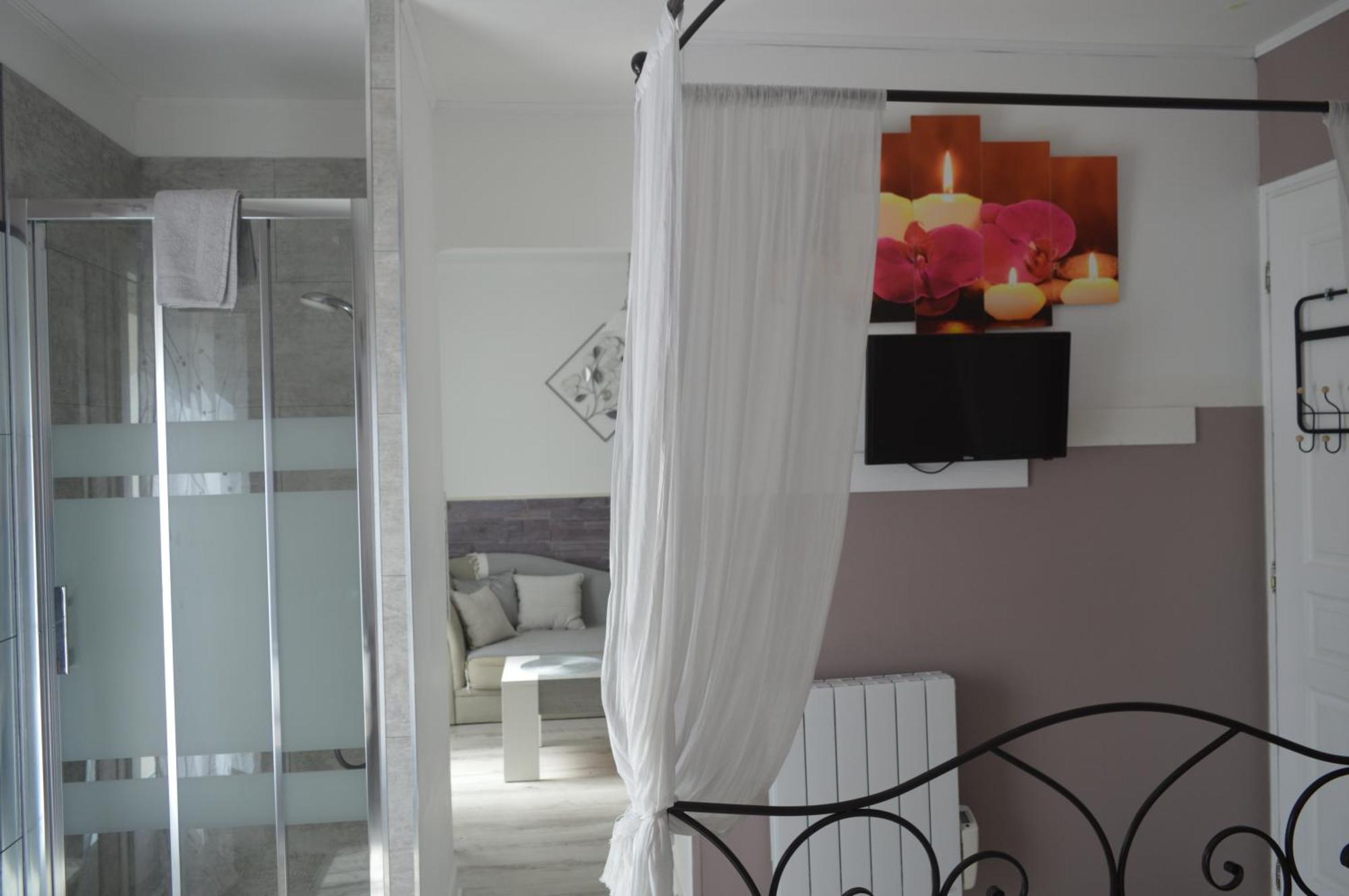 Monteaux Au Coeur Du Bien Etre, Chambre D'Hotes Avec Piscine Chauffee Et Couverte, Spa, Sauna, Massages מראה חיצוני תמונה