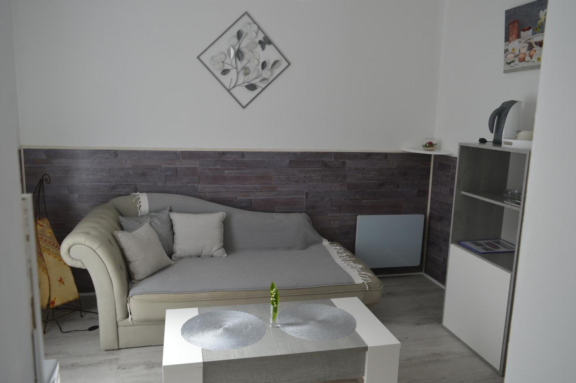 Monteaux Au Coeur Du Bien Etre, Chambre D'Hotes Avec Piscine Chauffee Et Couverte, Spa, Sauna, Massages מראה חיצוני תמונה
